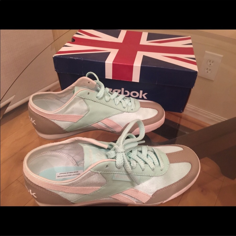 New Reebok women 7.5 lime green